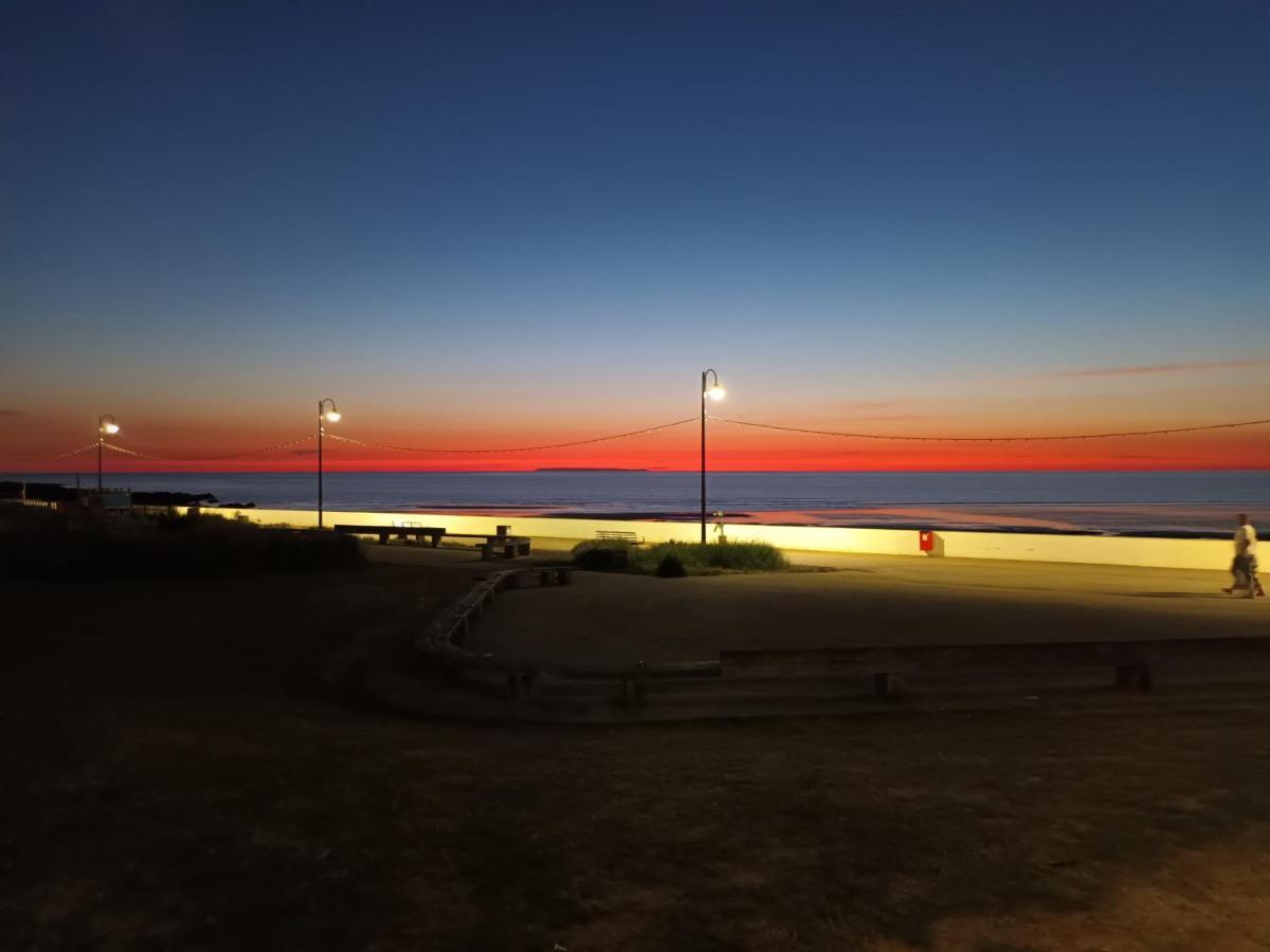 Contemporary One Bed Studio. Sea Views And Parking Westward Ho!  Exterior foto